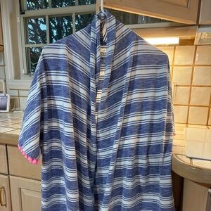 VINEYARD VINES BLUE & WHITE SHRUG WITH  PINK POM POM FRINGE SIZE L